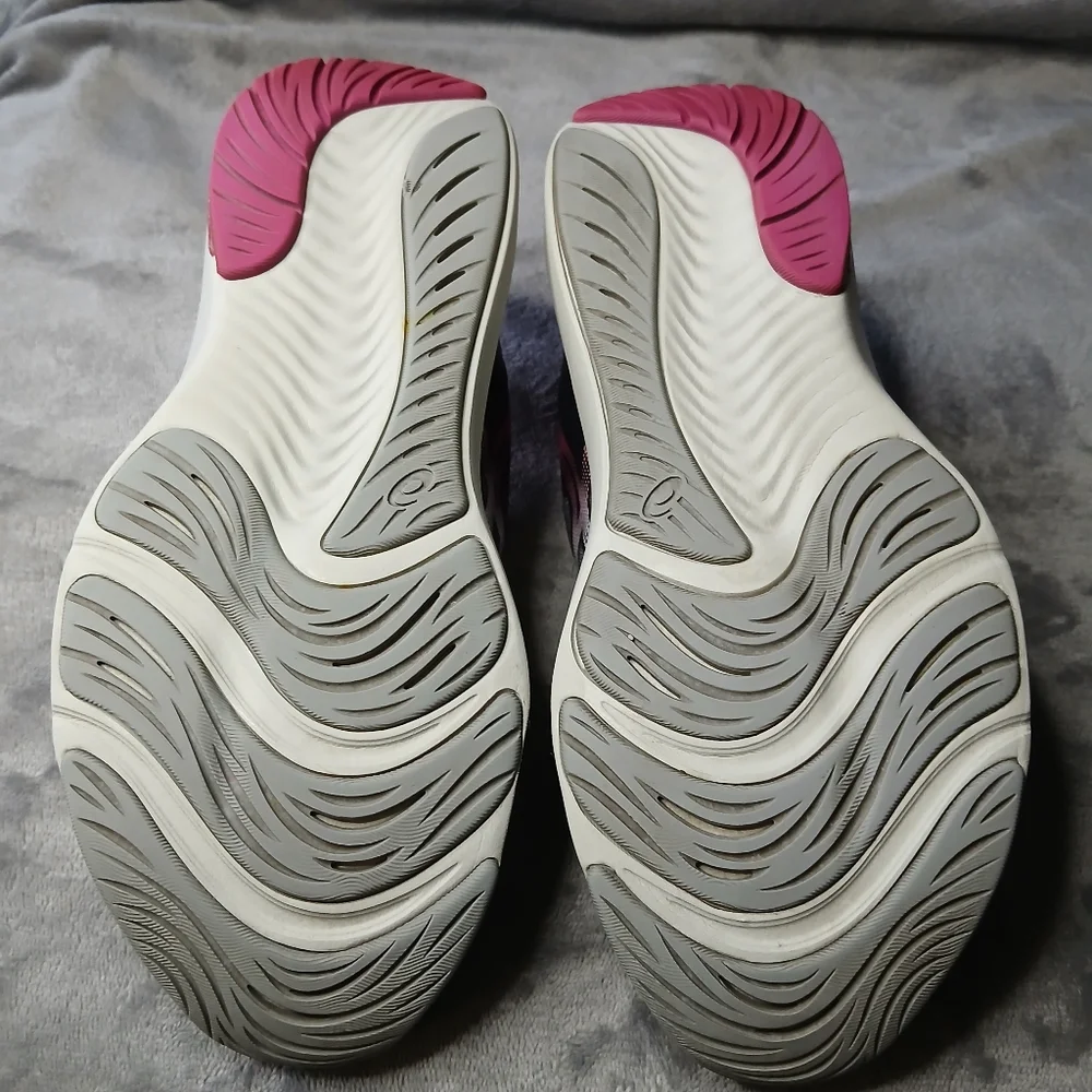 Oasis Women's Athletic‎ Shoes - Gray and Pink